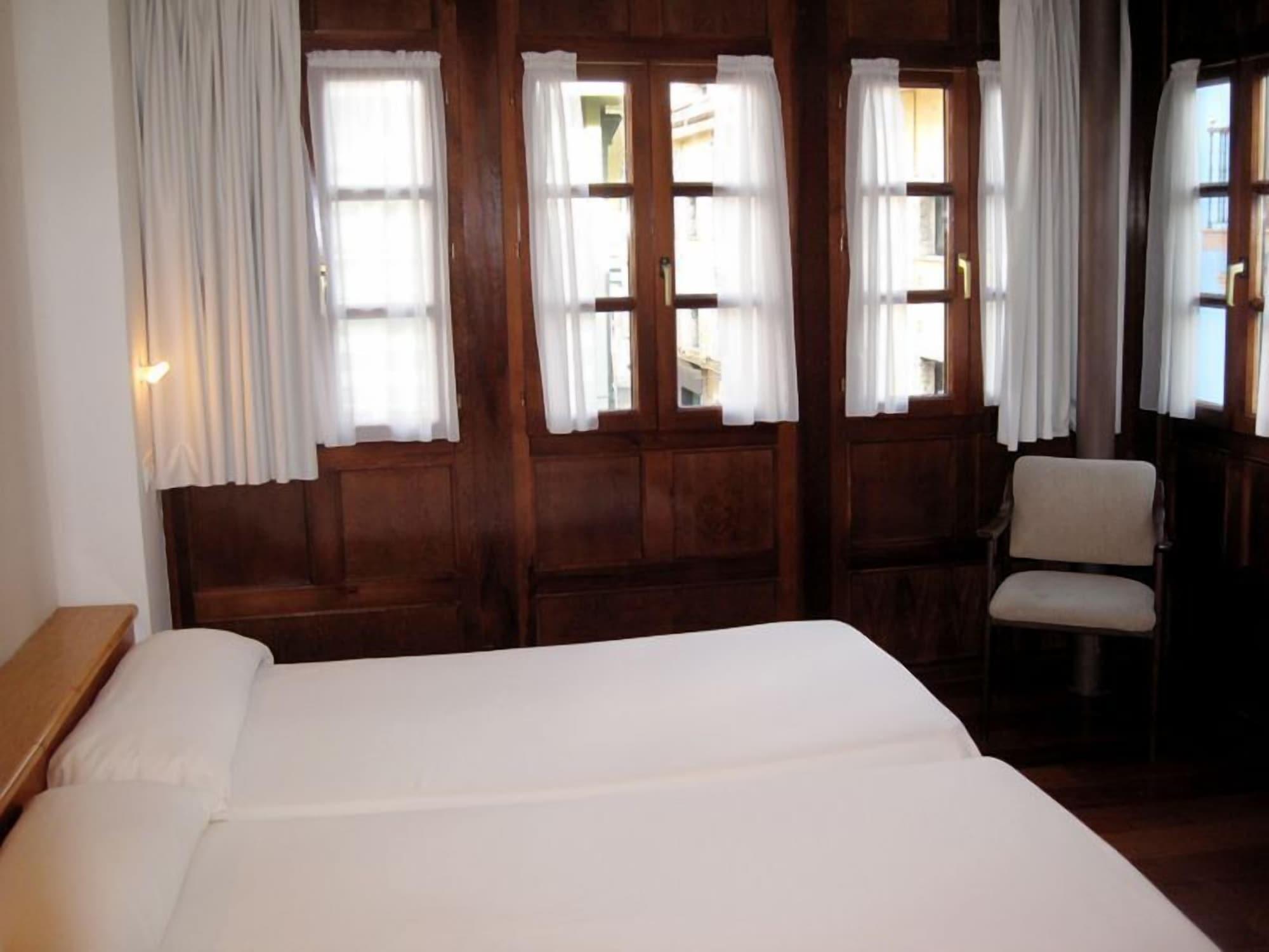 Hotel La Plaza I à Luanco Extérieur photo