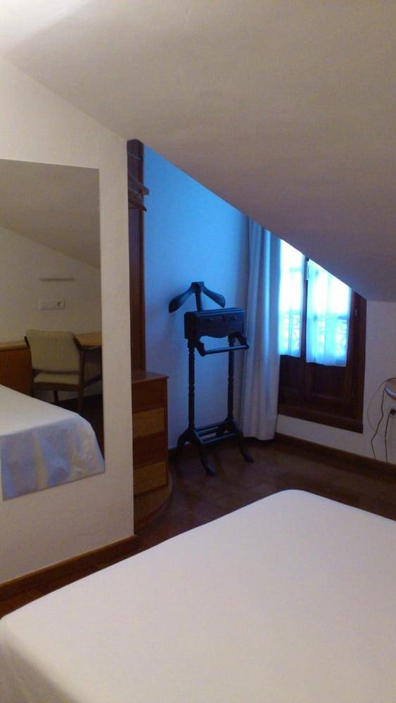 Hotel La Plaza I à Luanco Extérieur photo